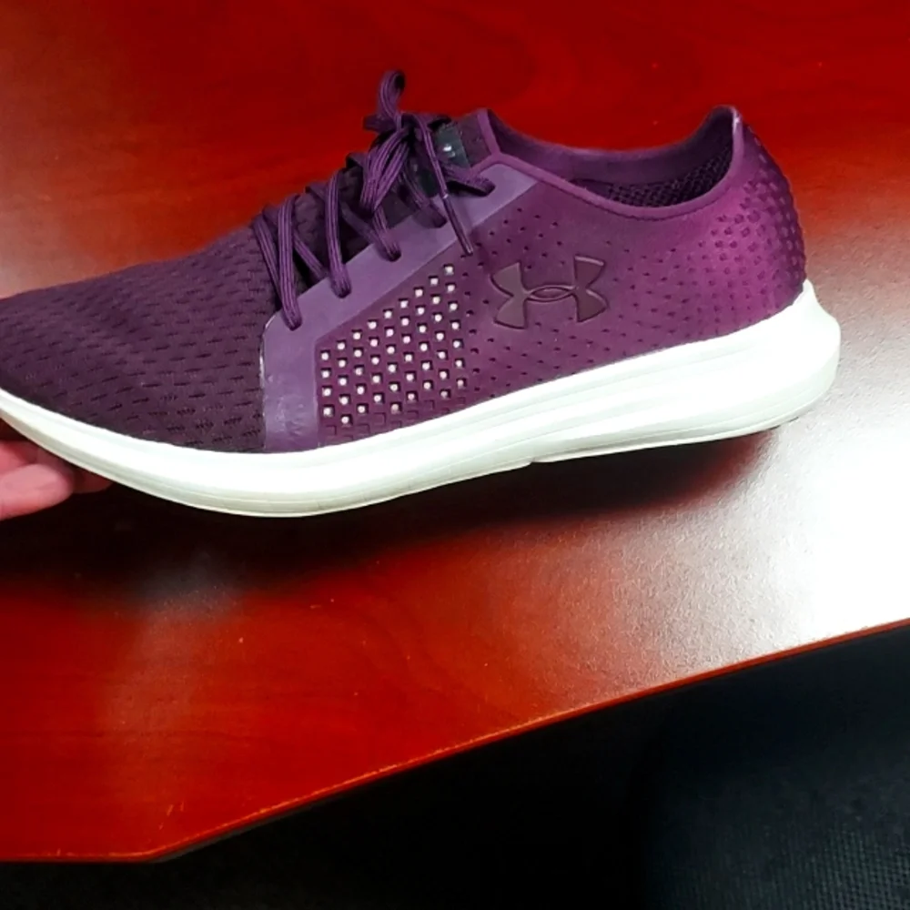 Excellent used Under Armour Sway womens sneakers- sz. 9 (fits like 8.5)